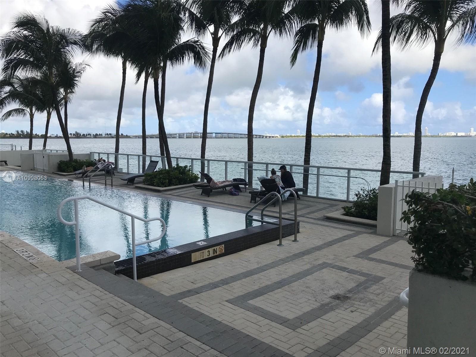 665 NE 25th St # 1401 - Image 1